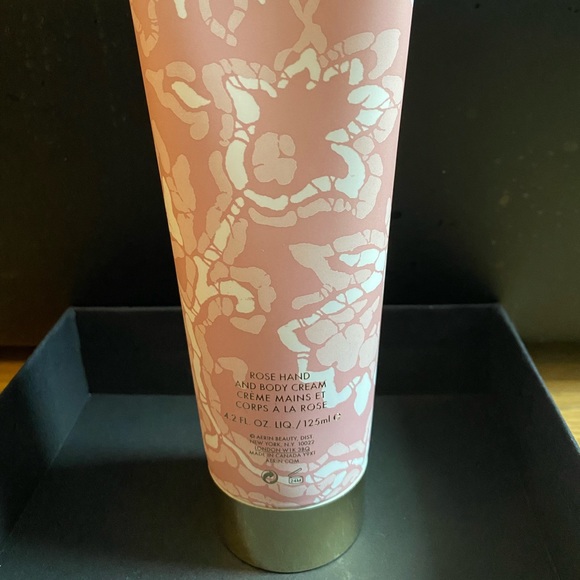 AERIN, ROSE HAND AND BODY CREAM - Picture 6 of 6